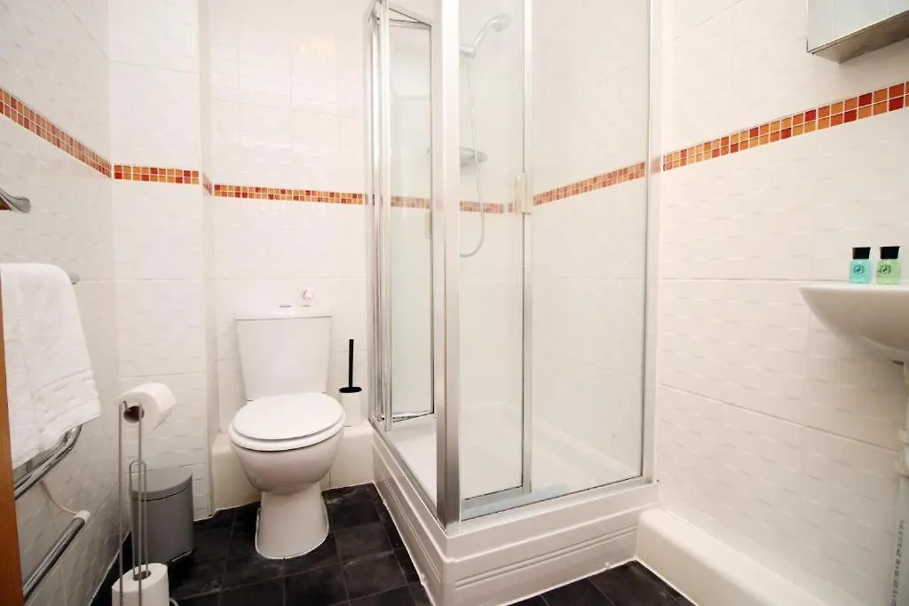 Observatory 2 Bedroom Apartment Overlooking Beach Swansea 0*,