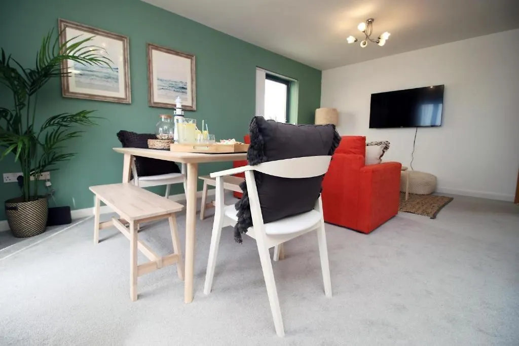 Observatory 2 Bedroom Apartment Overlooking Beach Swansea 0*,