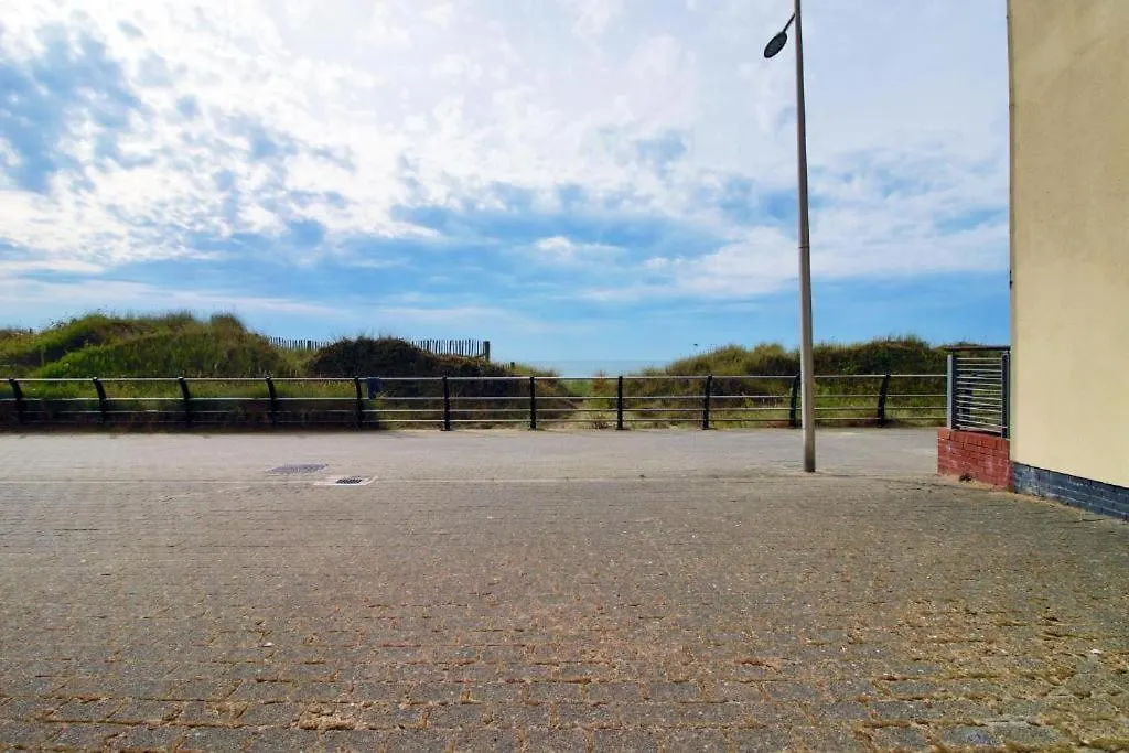 Observatory 2 Bedroom Apartment Overlooking Beach Swansea