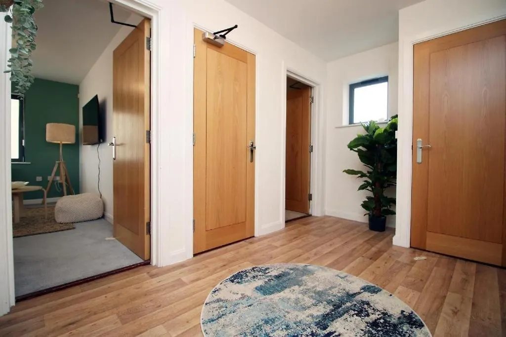 Observatory 2 Bedroom Apartment Overlooking Beach Swansea