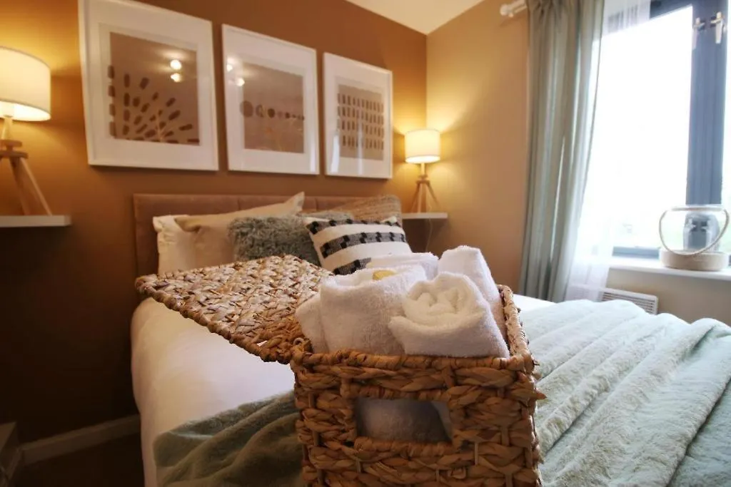 Observatory 2 Bedroom Apartment Overlooking Beach Swansea