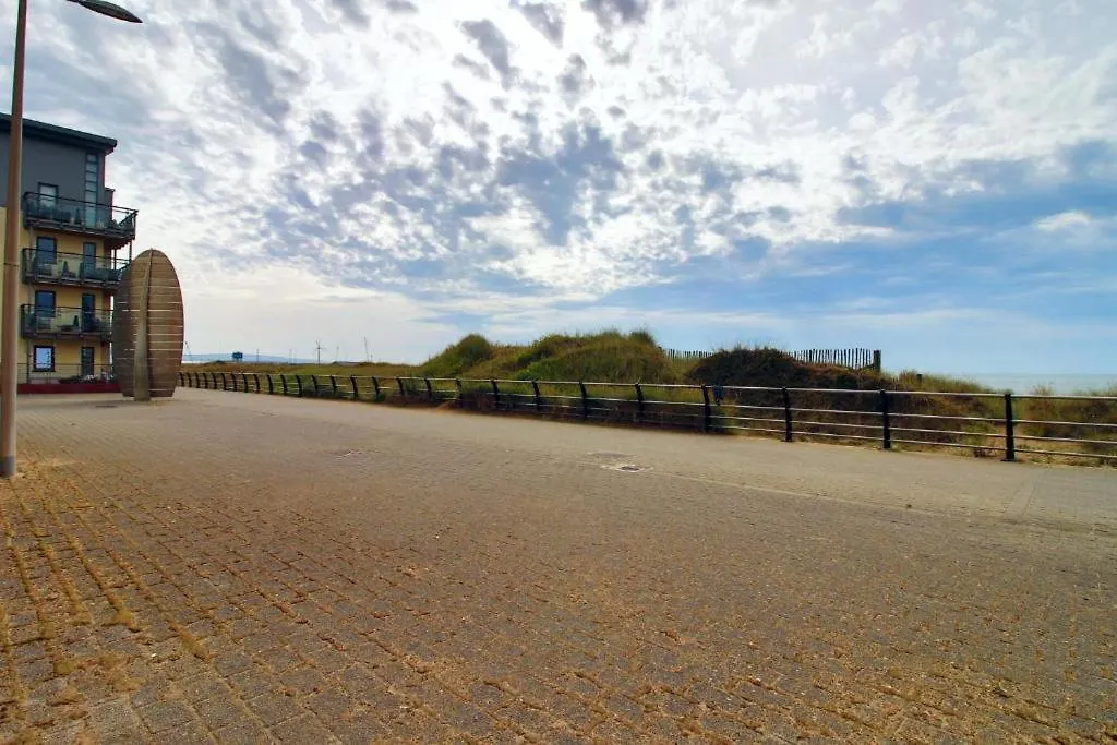 Observatory 2 Bedroom Apartment Overlooking Beach Swansea