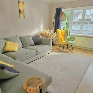 Holiday home 时尚的3室独立别墅，近海滩，mumbles, Swansea