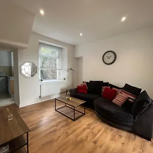 Holiday home Modern 4 Bedroom House Central, Sleeps 7 People,, Swansea