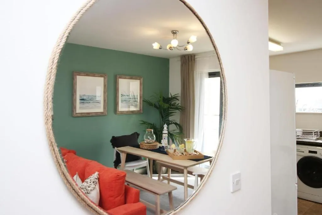 Observatory 2 Bedroom Apartment Overlooking Beach Σουόνσι